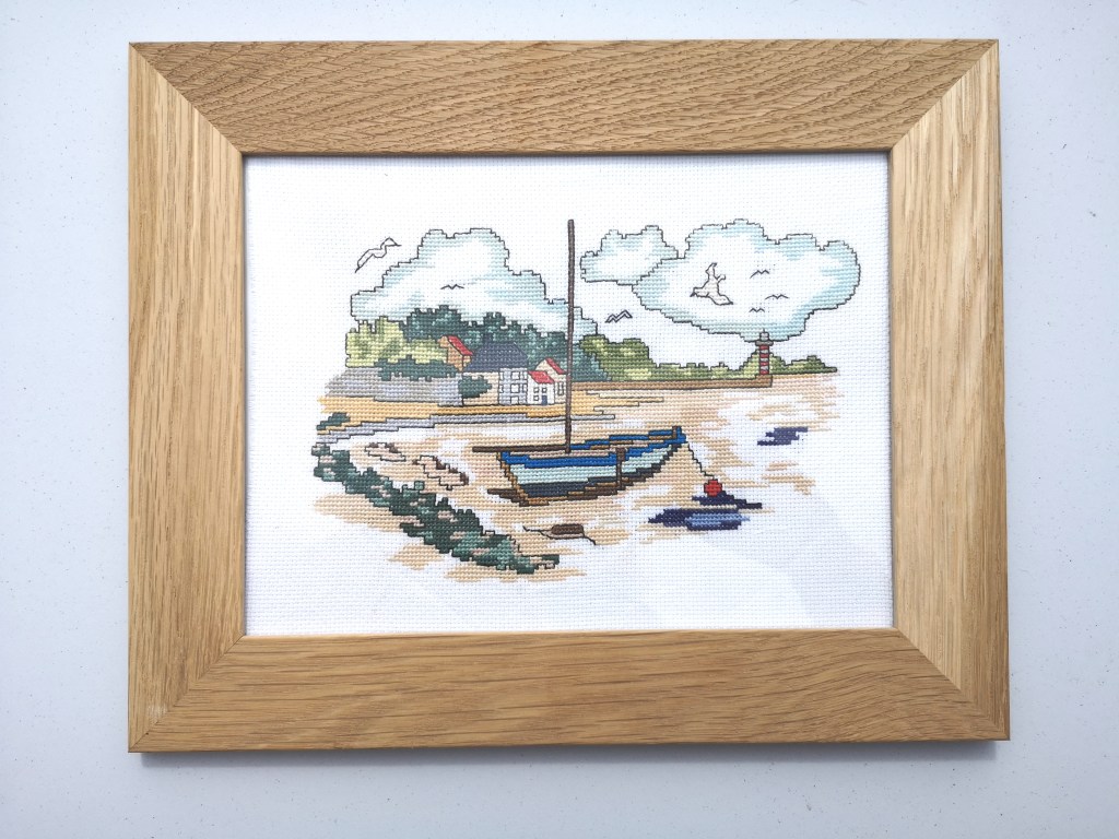 Broderie au point de croix bord de mer