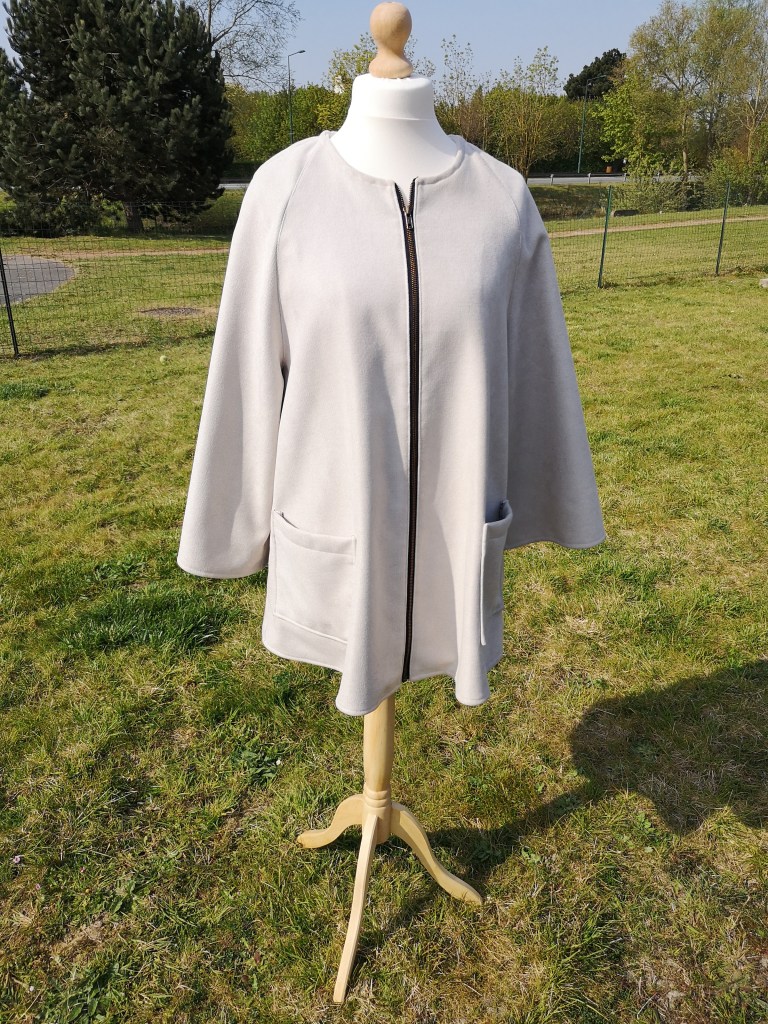 patron manteau manches pagode Burda