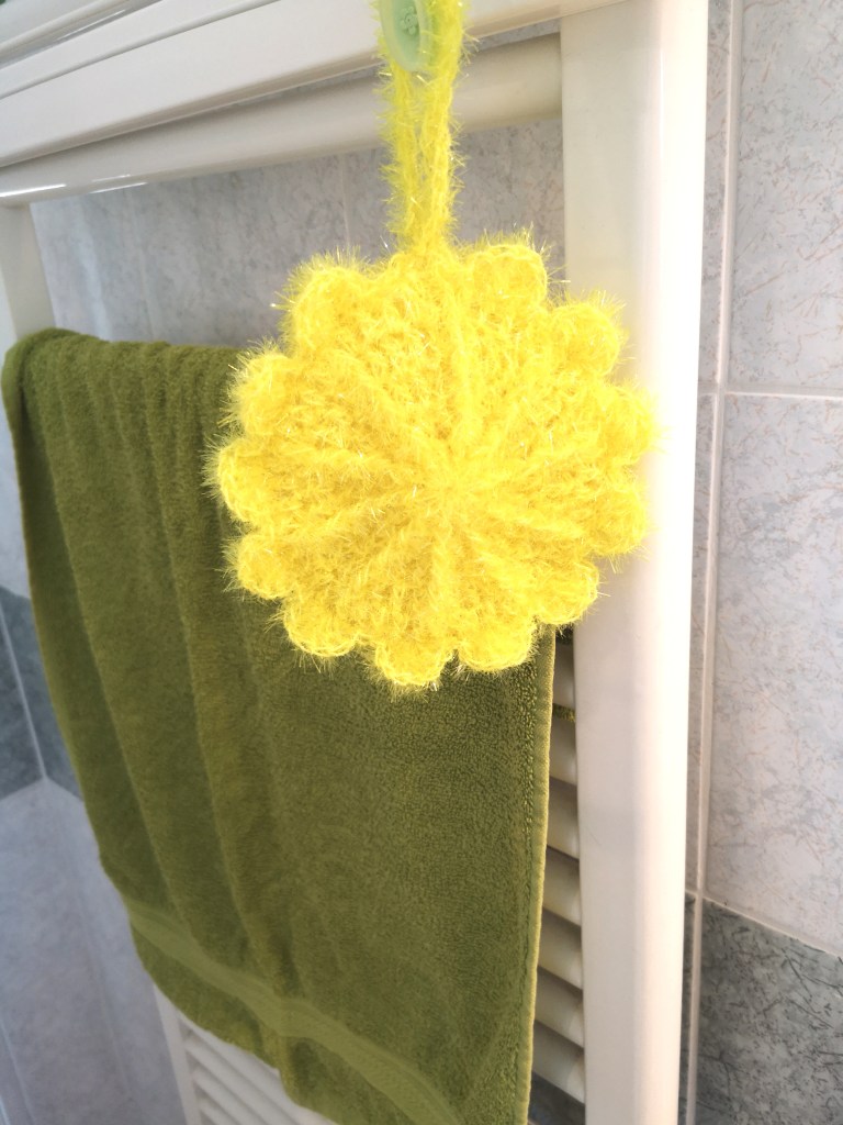 éponge Tawashi au crochet en créative bubble de rico design